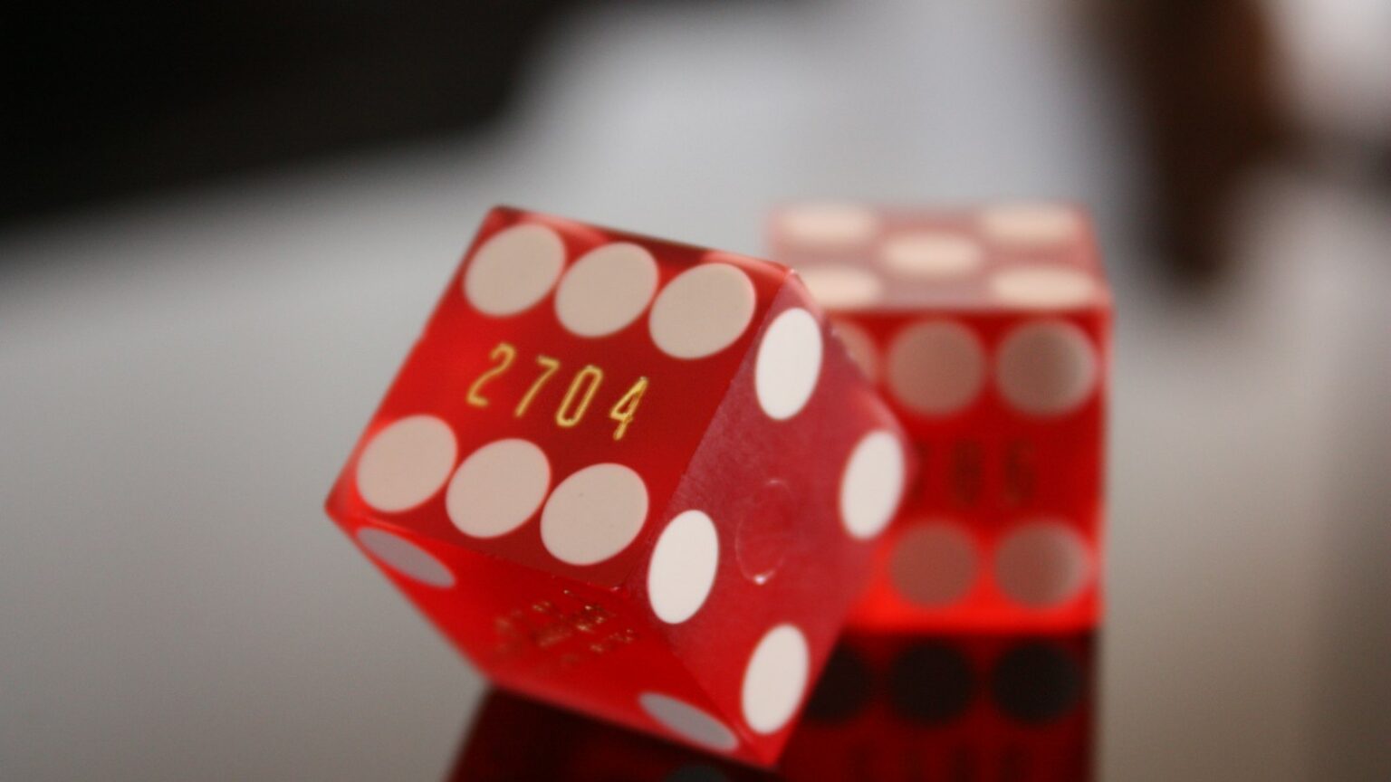 Mengenal Konsep RTP dan Volatilitas dalam Permainan Slot Bàn chơi roulette casino đại diện cho các nền tảng cá cược uy tín (Photo by Aldric RIVAT on Unsplash)